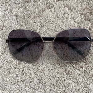 Marc Jacobs silver frame sunglasses.